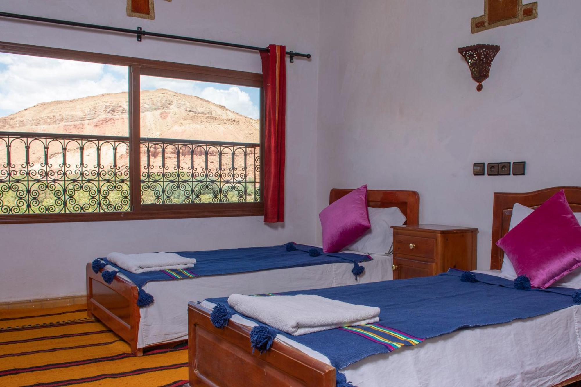 Hotel Awayou Bou Tharar Экстерьер фото