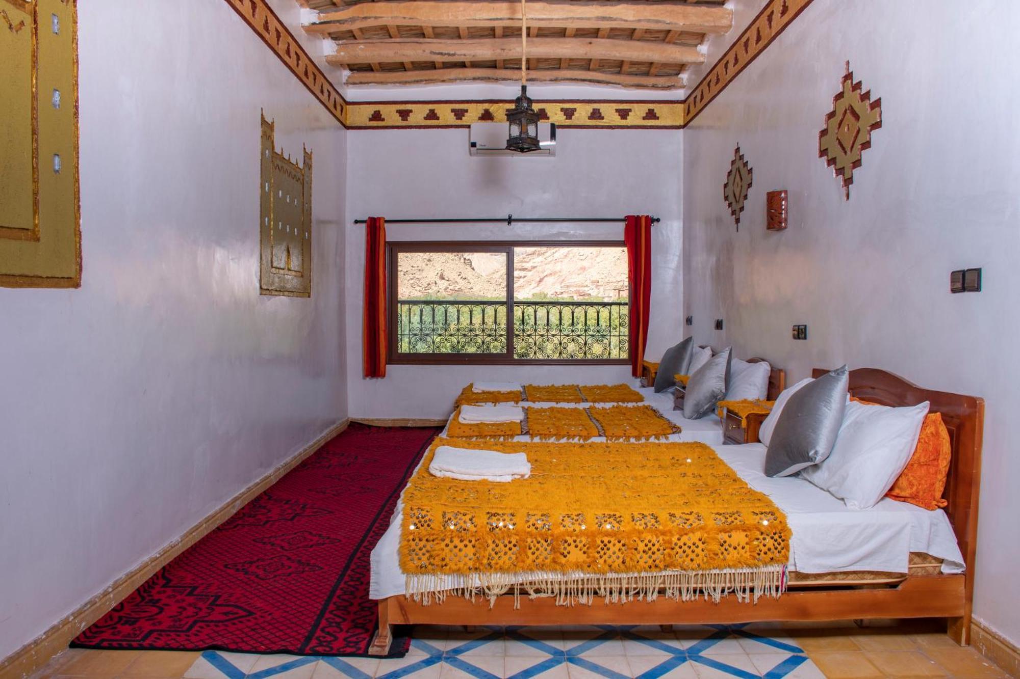 Hotel Awayou Bou Tharar Экстерьер фото
