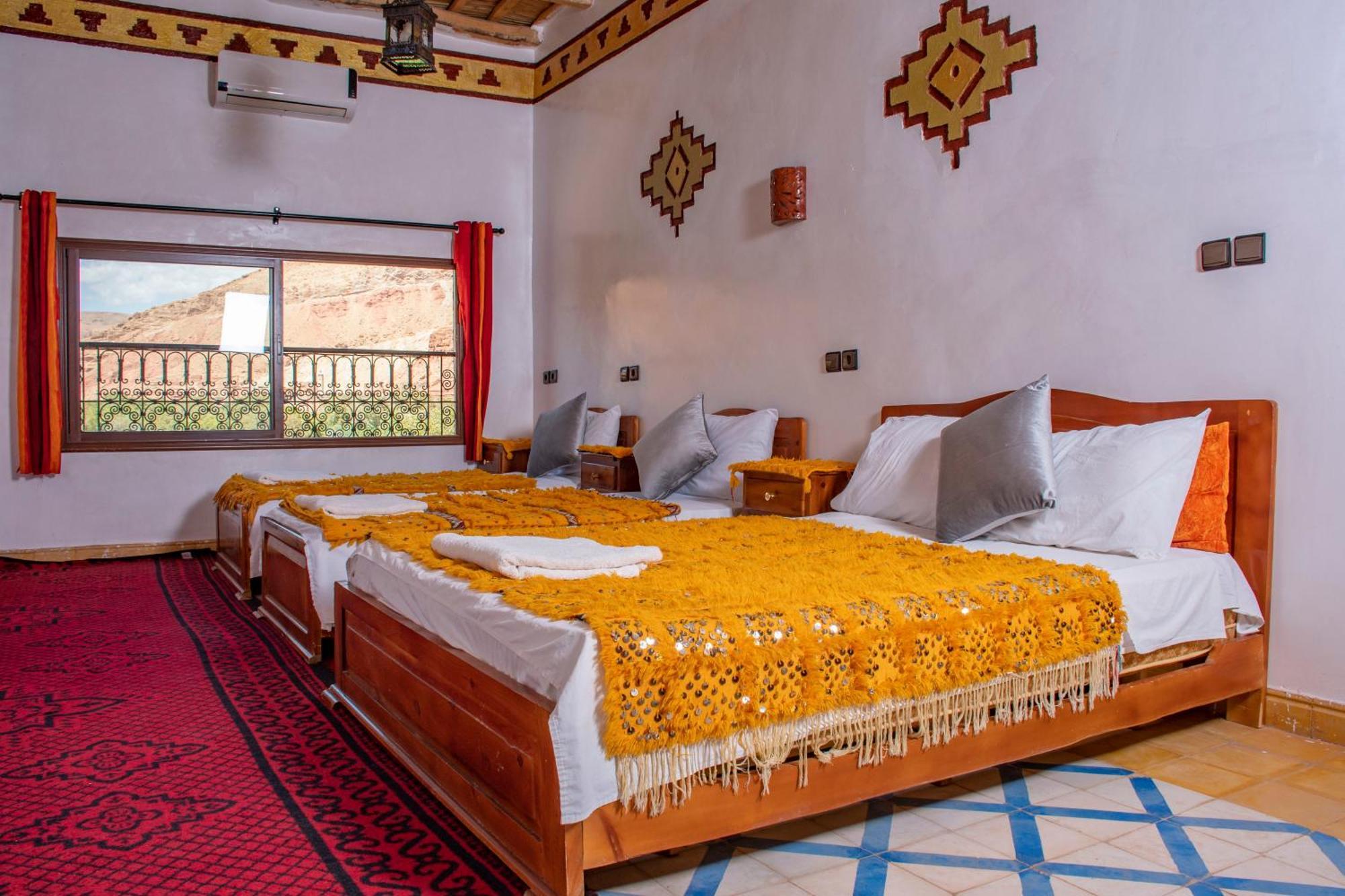 Hotel Awayou Bou Tharar Экстерьер фото