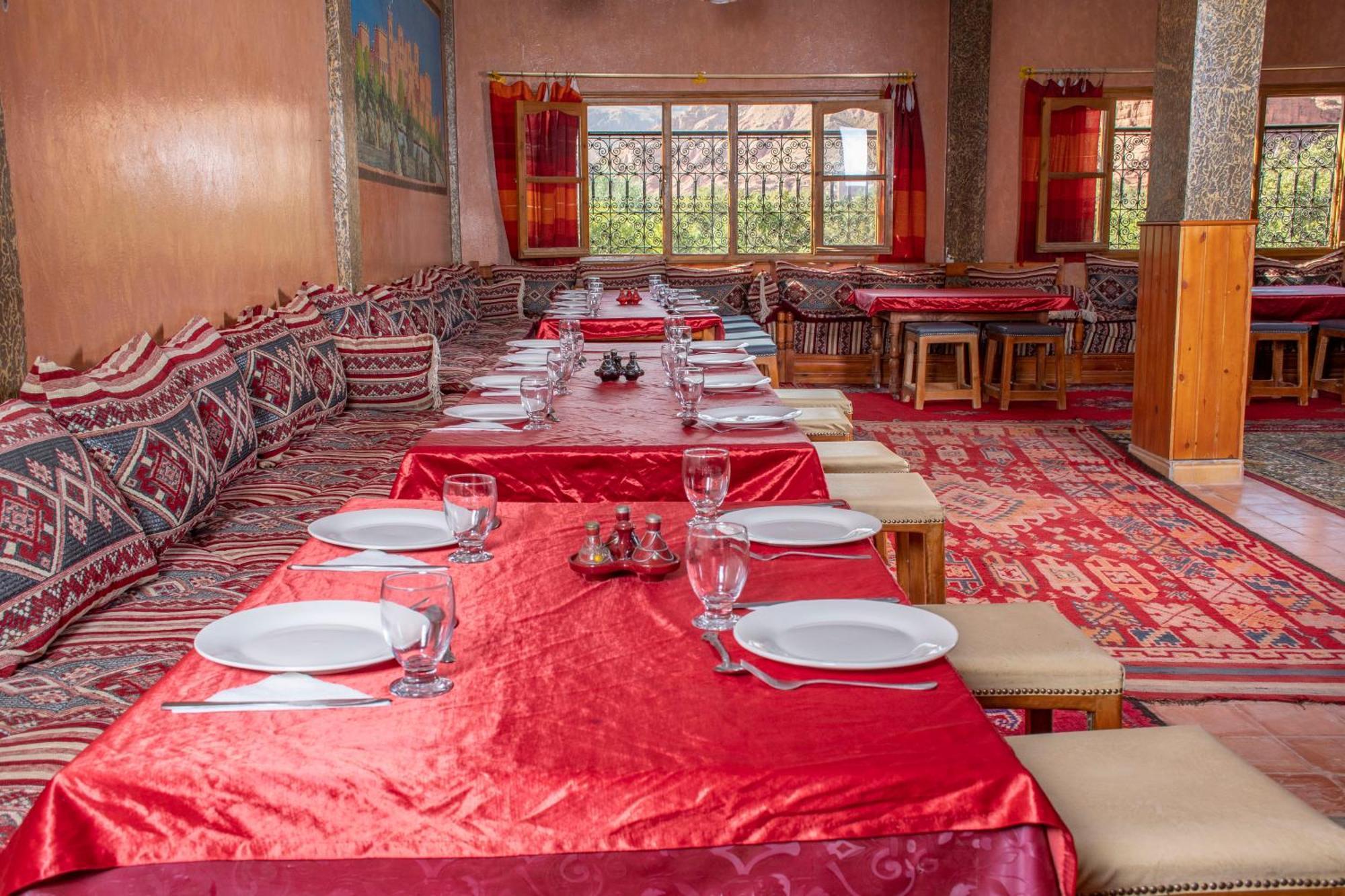 Hotel Awayou Bou Tharar Экстерьер фото