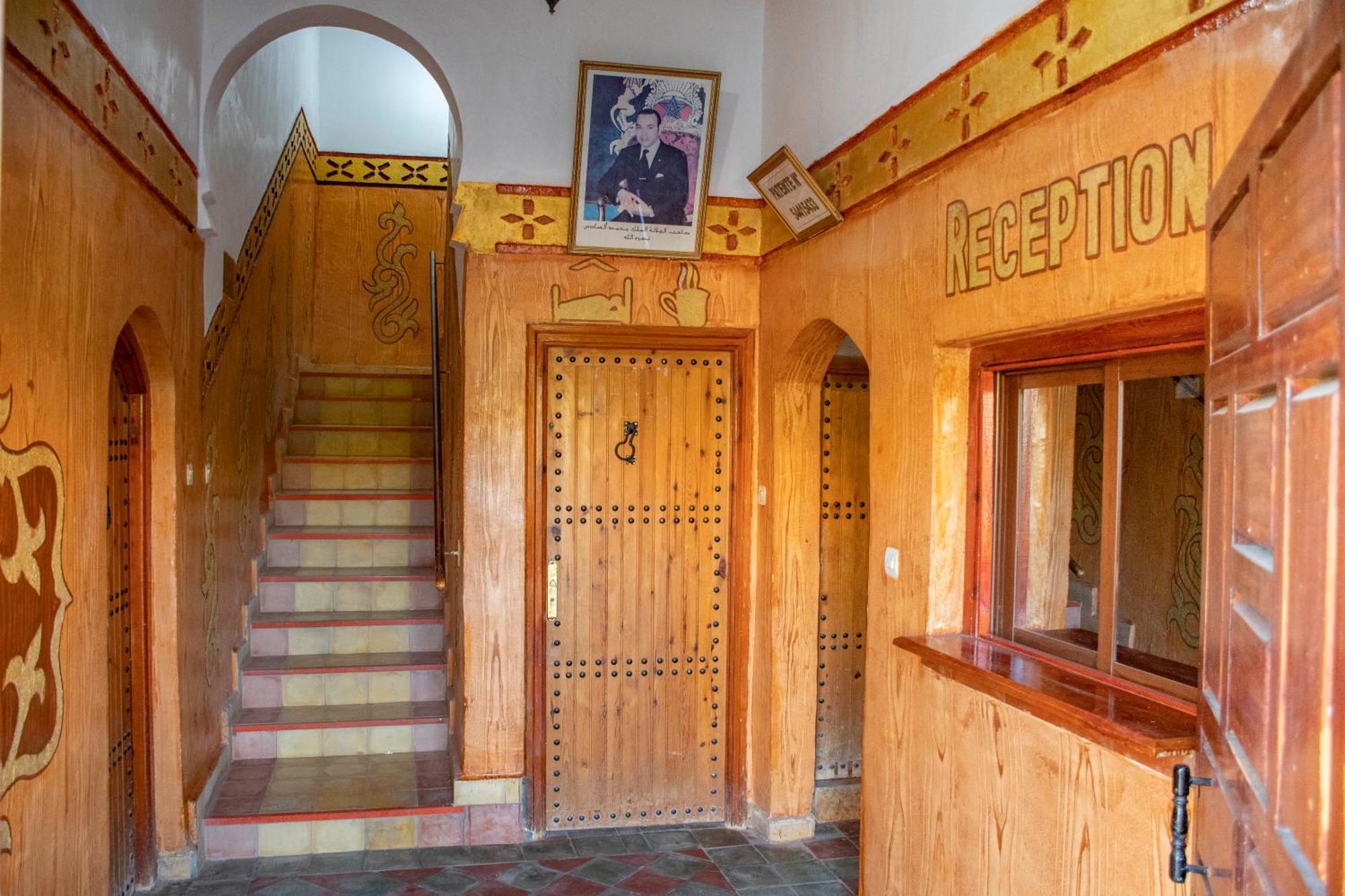 Hotel Awayou Bou Tharar Экстерьер фото