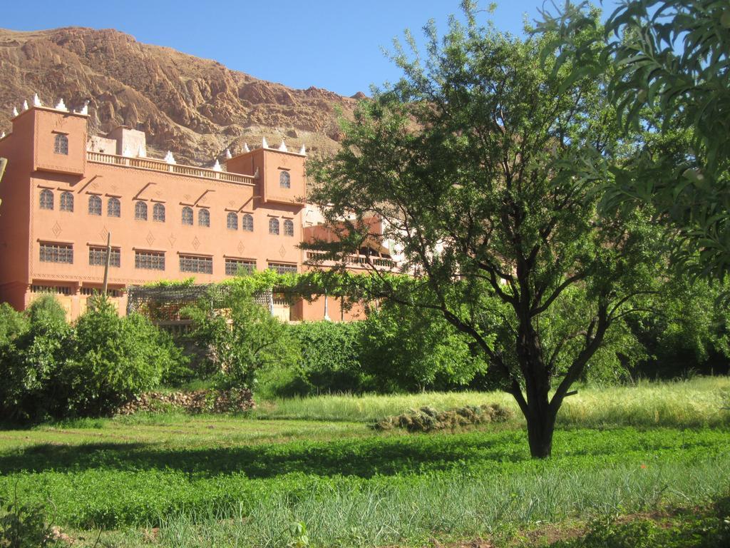 Hotel Awayou Bou Tharar Экстерьер фото